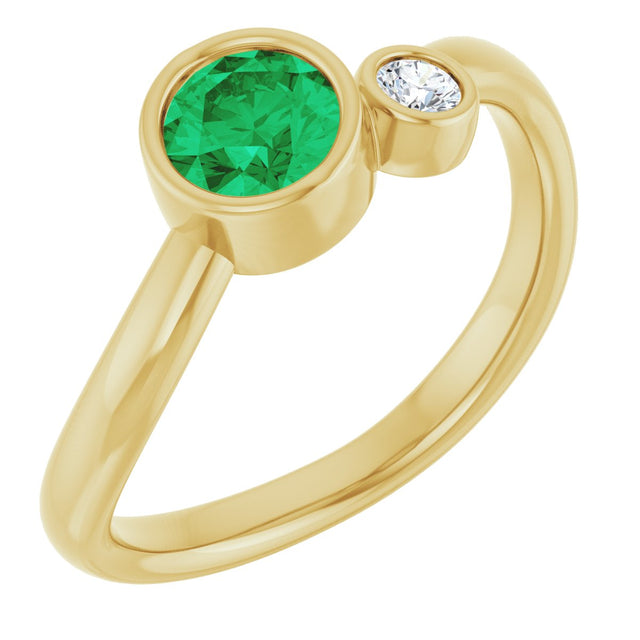 14K Gold Round Lab-Grown Emerald Accented Bezel-Set Ring - Yellow Gold