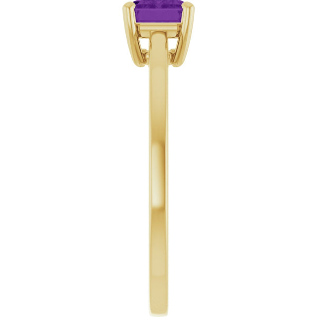10K Gold Oval Natural Amethyst Solitaire Ring - Yellow Gold - view 4