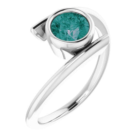 Platinum Round Lab-Grown Alexandrite Bezel-Set Solitaire Ring – 5.5mm Stones