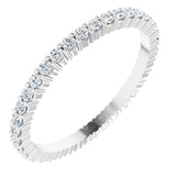 Platinum Round Lab-Grown Diamond Shared-Prong Eternity Band – 1.5 mm Stones