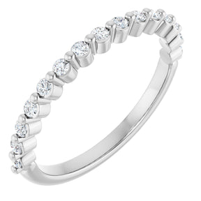 Platinum Round Lab-Grown Diamond Shared-Prong Anniversary Band – 1.5 mm Stones