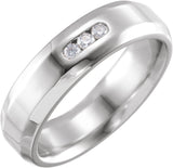 Platinum Natural Diamond Three-Stone Beveled-Edge Band – 2.2 mm Round